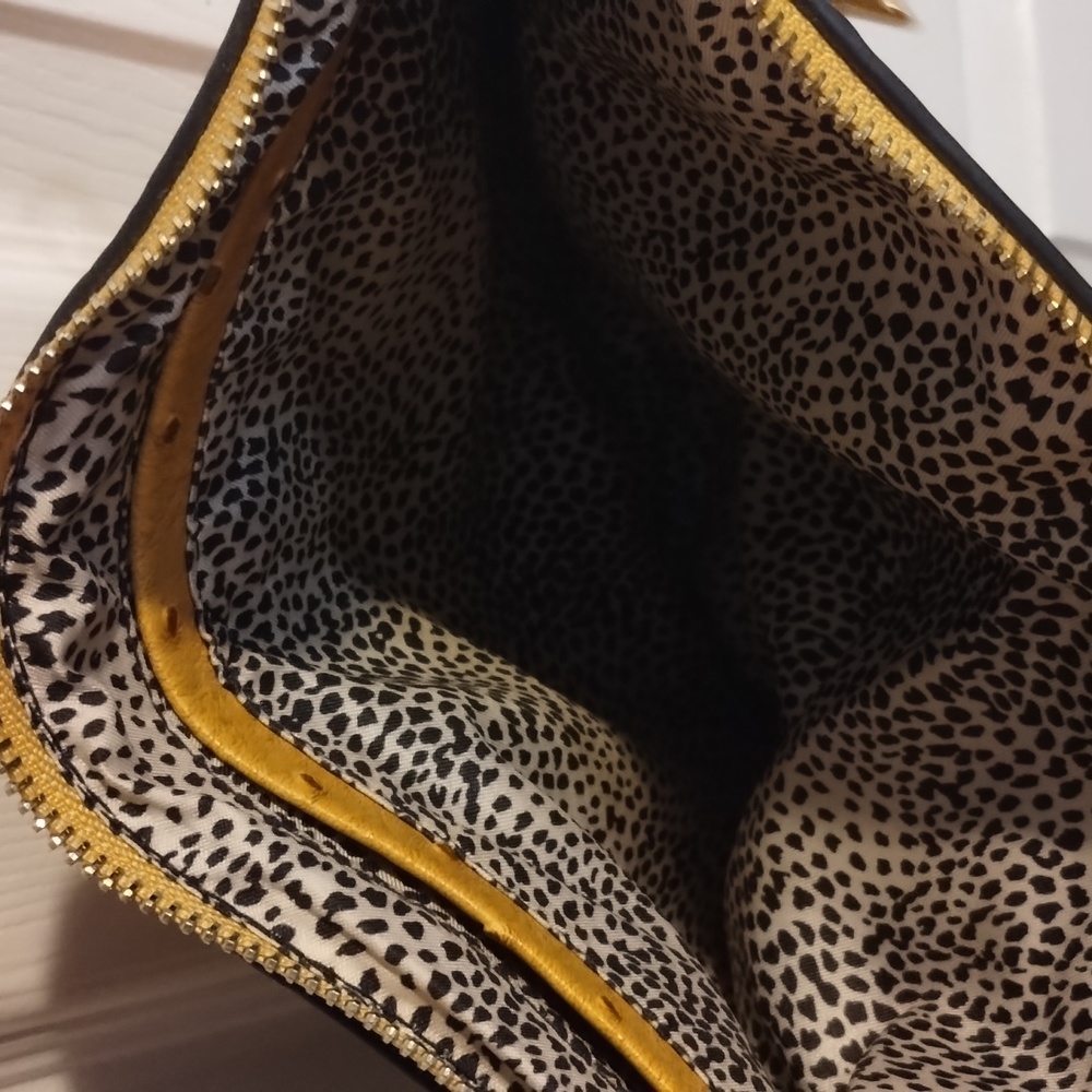 Purses - Picture 3 of 8